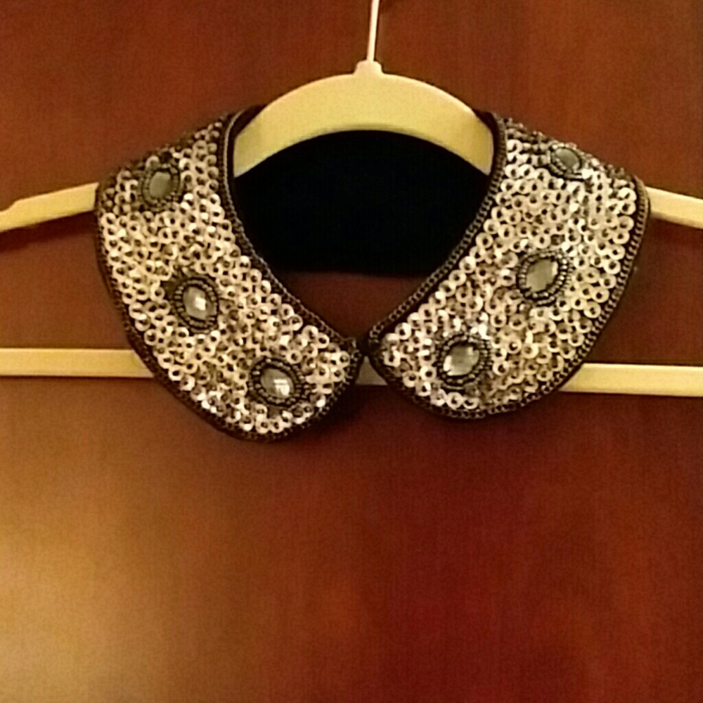 Vintage sequined collar.